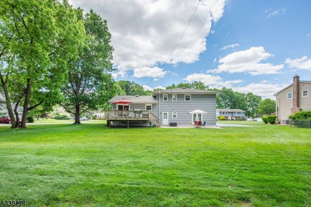 21 Whitegate Rd, Roxbury Twp., NJ 07876