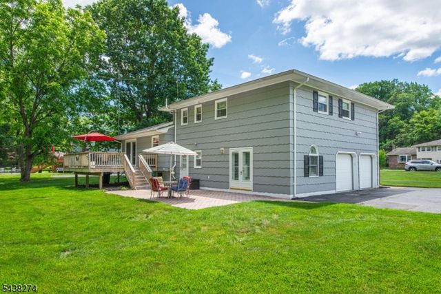 21 Whitegate Rd, Roxbury Twp., NJ 07876