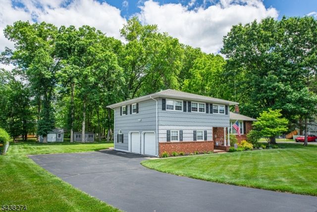 21 Whitegate Rd, Roxbury Twp., NJ 07876