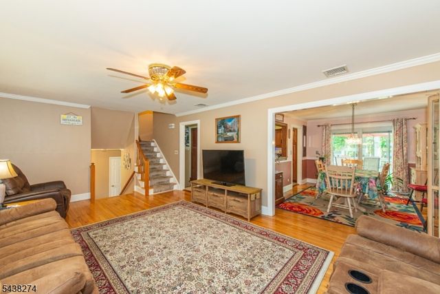 21 Whitegate Rd, Roxbury Twp., NJ 07876
