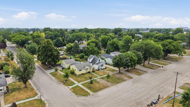 620 17th Street N, Moorhead, MN 56560