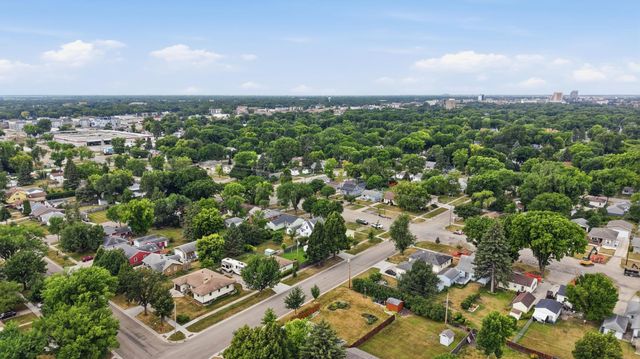 620 17th Street N, Moorhead, MN 56560
