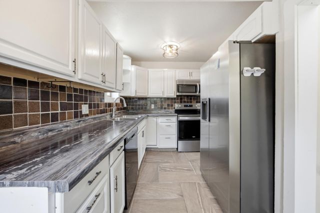 620 17th Street N, Moorhead, MN 56560