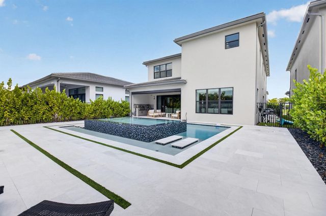 8270 Essex Country Club Drive, Boca Raton, FL 33434