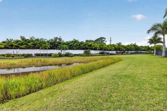 8270 Essex Country Club Drive, Boca Raton, FL 33434