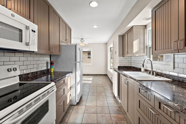 714 50th Avenue NE, Columbia Heights, MN 55421