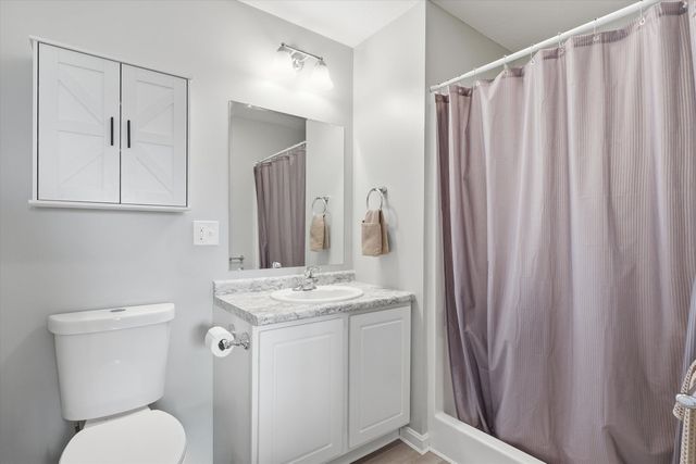 15 Lovell St Apt 17, Nashua, NH 03060