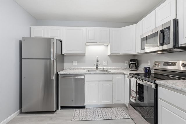 15 Lovell St Apt 17, Nashua, NH 03060