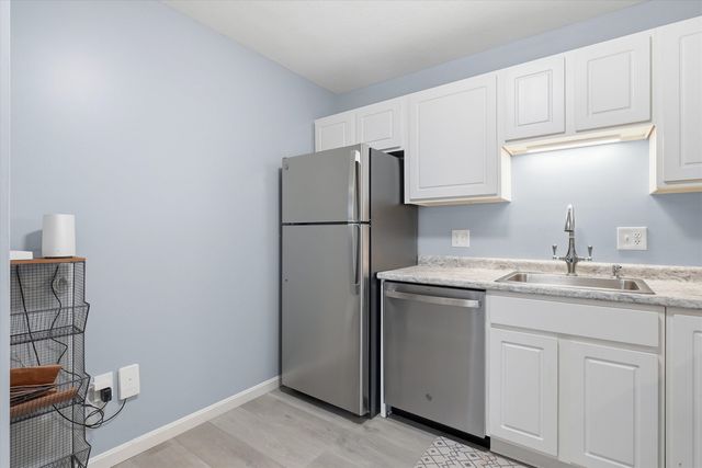 15 Lovell St Apt 17, Nashua, NH 03060