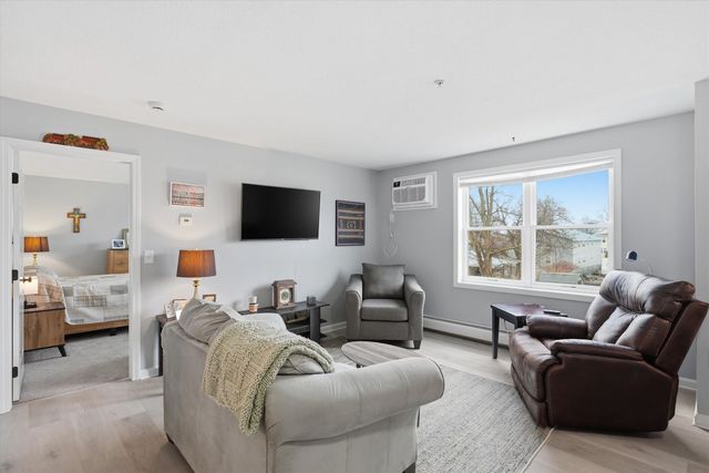 15 Lovell St Apt 17, Nashua, NH 03060