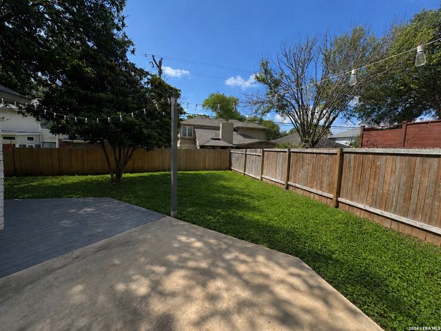 1136 BERRY CREEK DR, Schertz, TX 78154