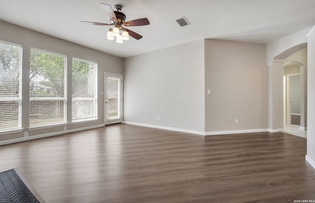 1136 BERRY CREEK DR, Schertz, TX 78154