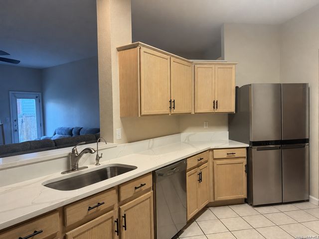 1136 BERRY CREEK DR, Schertz, TX 78154