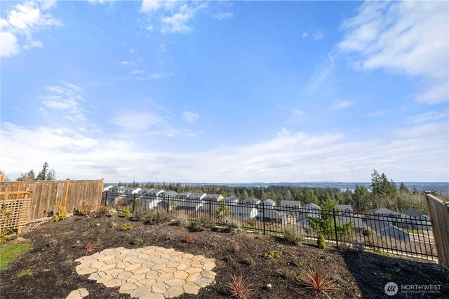 1339 Baker Heights Loop, Bremerton, WA 98312