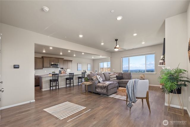 1339 Baker Heights Loop, Bremerton, WA 98312