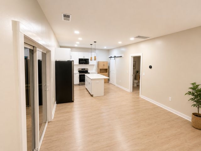 421 Oak St, Clarksville, TN 37042
