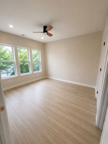 421 Oak St, Clarksville, TN 37042
