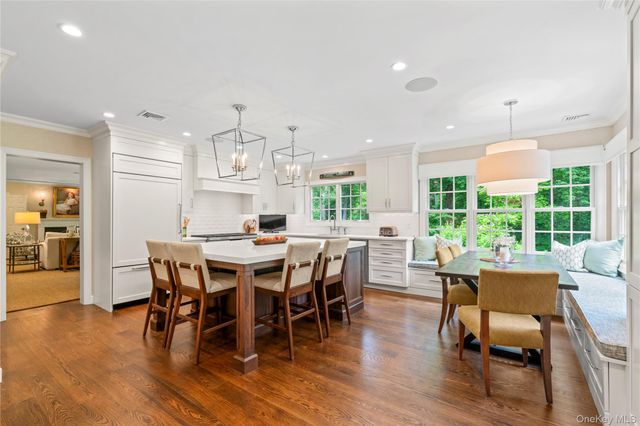 18 Matinecock Farms Road, Glen Cove, NY 11542