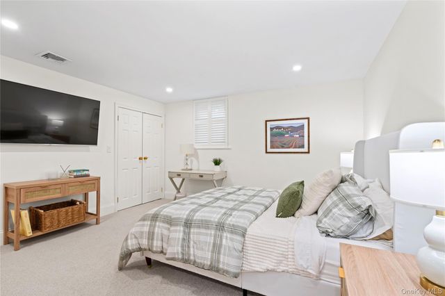 18 Matinecock Farms Road, Glen Cove, NY 11542