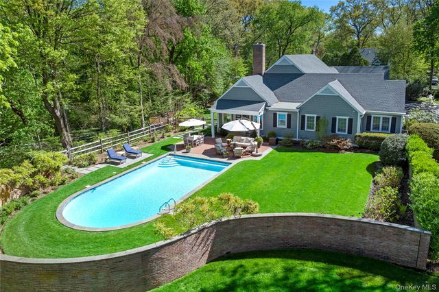 18 Matinecock Farms Road, Glen Cove, NY 11542