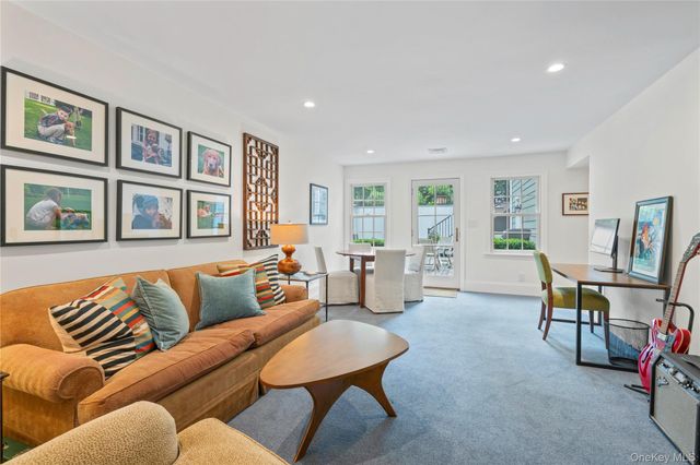 18 Matinecock Farms Road, Glen Cove, NY 11542