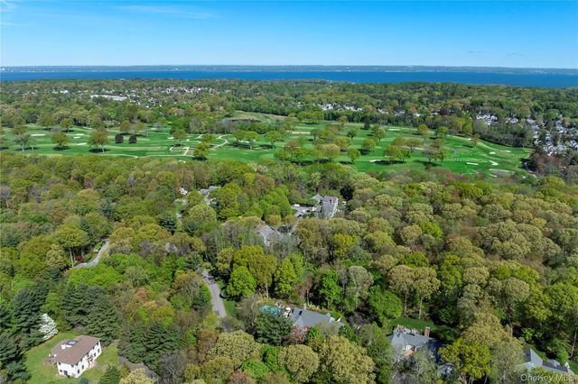18 Matinecock Farms Road, Glen Cove, NY 11542