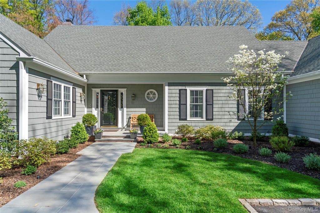 18 Matinecock Farms Road, Glen Cove, NY 11542 — photo 2