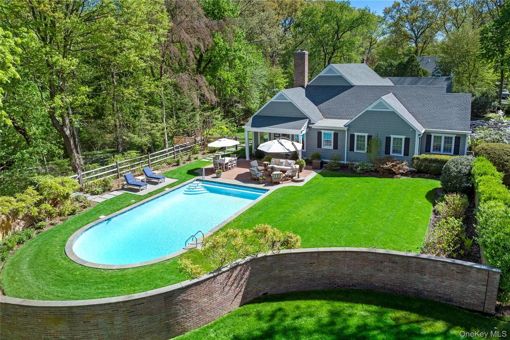 18 Matinecock Farms Road, Glen Cove, NY 11542 — photo 4