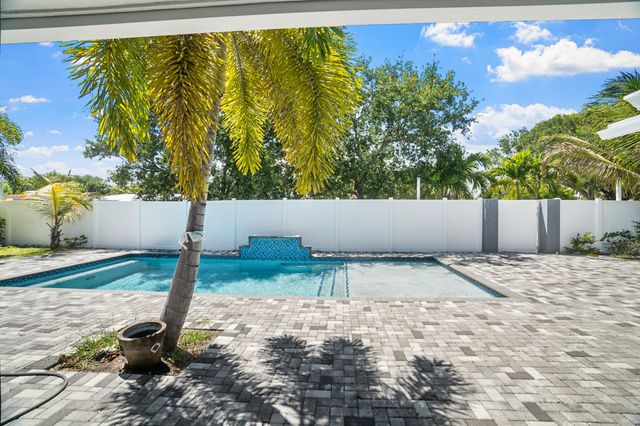 5496 NE 22nd Avenue, Fort Lauderdale, FL 33308