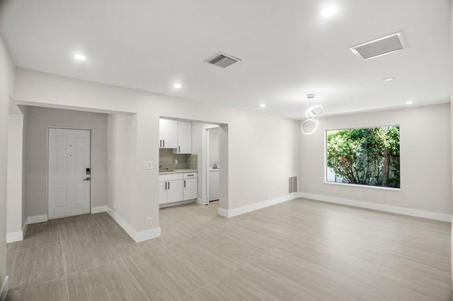 5496 NE 22nd Avenue, Fort Lauderdale, FL 33308