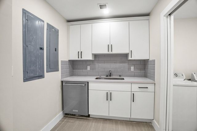 5496 NE 22nd Avenue, Fort Lauderdale, FL 33308