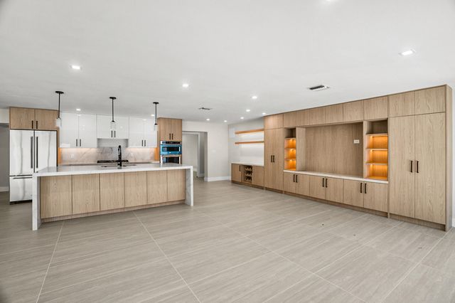 5496 NE 22nd Avenue, Fort Lauderdale, FL 33308