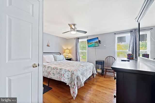 806 HESSIAN AVE, National Park, NJ 08063