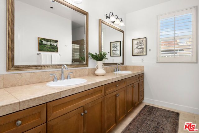 6011 Dawn 1, Los Angeles, CA 90094