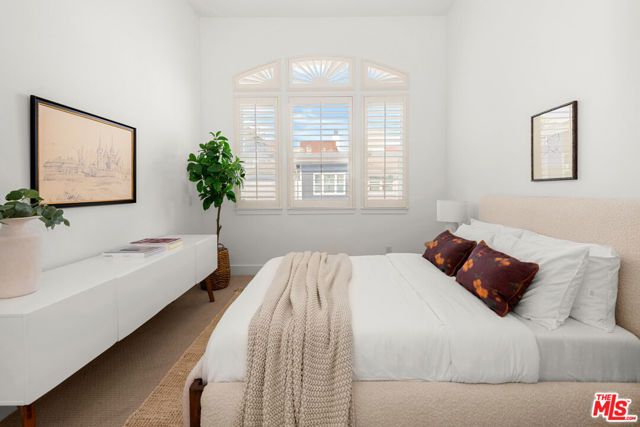 6011 Dawn 1, Los Angeles, CA 90094