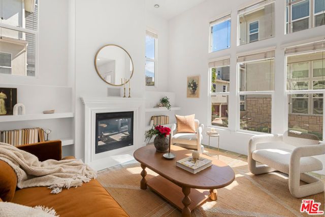 6011 Dawn 1, Los Angeles, CA 90094