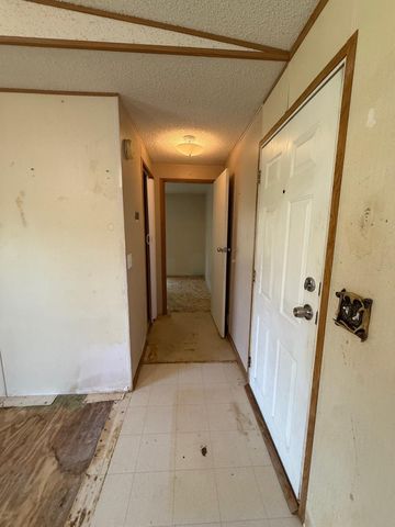 107 Twin Creek Drive, Huntsville, TX 77320