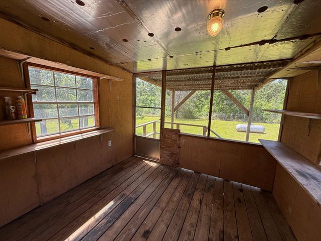 107 Twin Creek Drive, Huntsville, TX 77320