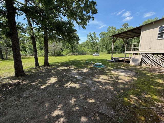 107 Twin Creek Drive, Huntsville, TX 77320