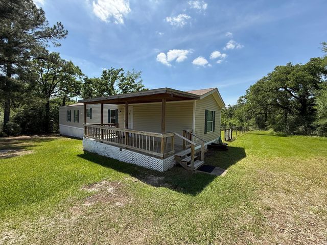 107 Twin Creek Drive, Huntsville, TX 77320