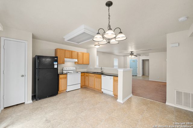 134 Cindy Lou Dr, San Antonio, TX 78249