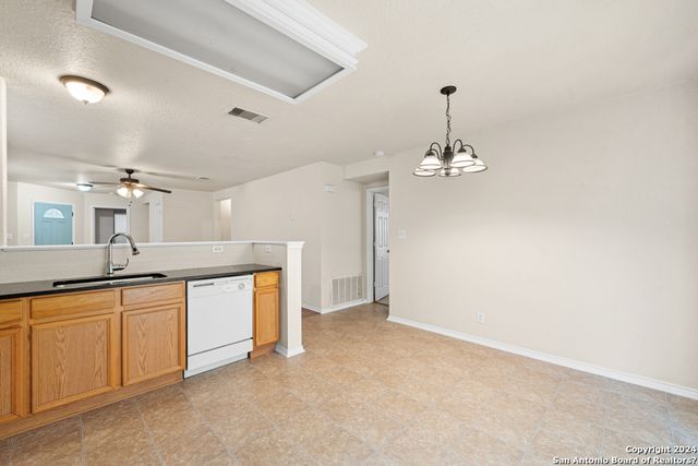 134 Cindy Lou Dr, San Antonio, TX 78249