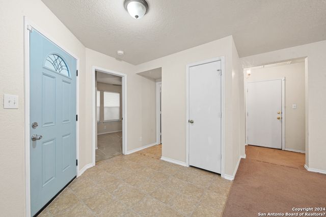 134 Cindy Lou Dr, San Antonio, TX 78249