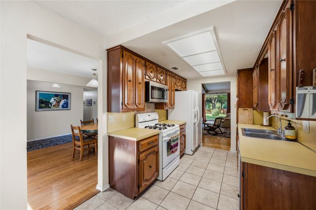 903 Middle Run, Duncanville, TX 75137