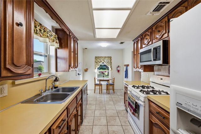 903 Middle Run, Duncanville, TX 75137