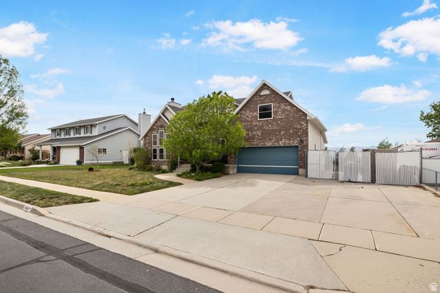 11466 S CHERRY HILL DR, Sandy, UT 84094