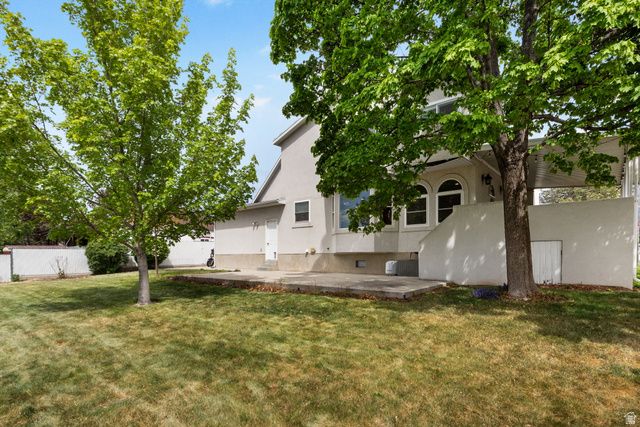 11466 S CHERRY HILL DR, Sandy, UT 84094