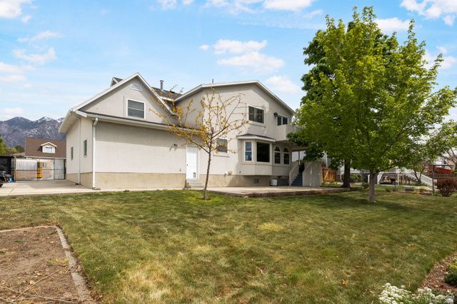 11466 S CHERRY HILL DR, Sandy, UT 84094