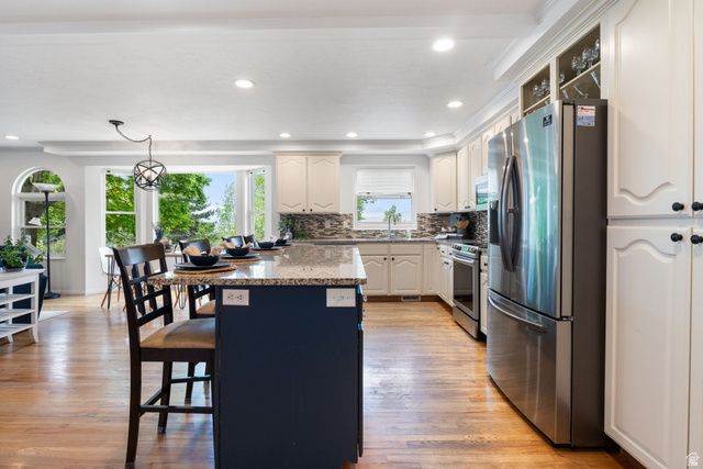 11466 S CHERRY HILL DR, Sandy, UT 84094