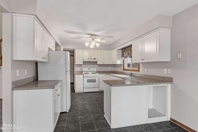 15764 Winners Circle, Clinton Township, MI 48035